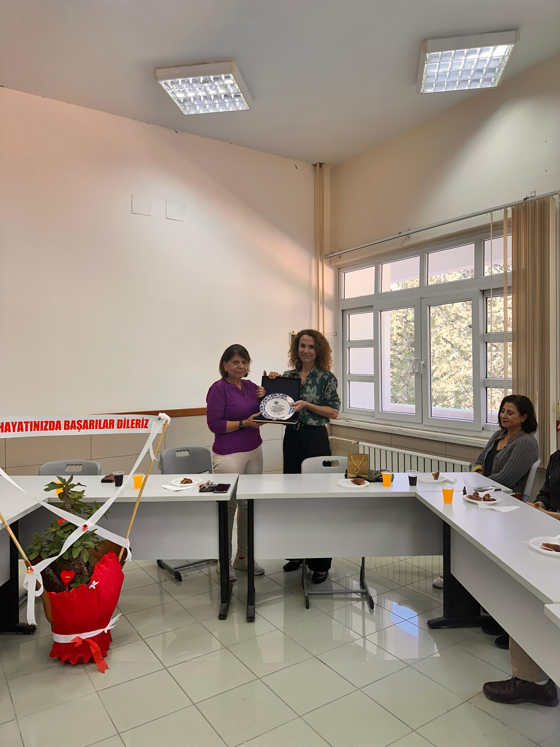 Fakülte Sekreterimiz Sn. Ayde YASAVBULATIN Emekliliği