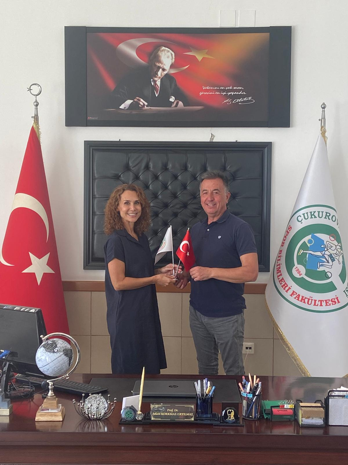 Spor Bilimleri Derneği Başkanı (SBD) Prof. Dr. Fikret Soyer fakültemiz dekanlığını ziyaret etti.